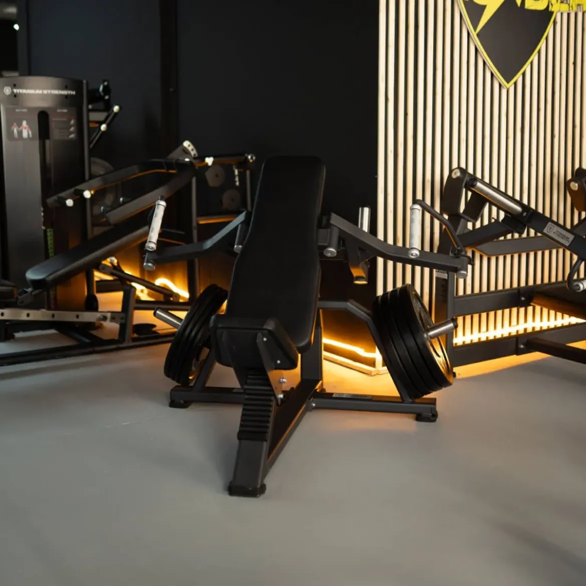 Elite Series Iso-Lateral Incline Pec Fly