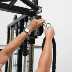 G4 All-In-One Trainer: Rack, Smith Machine et Double Poulie + 154 kg de Poids Inclus
